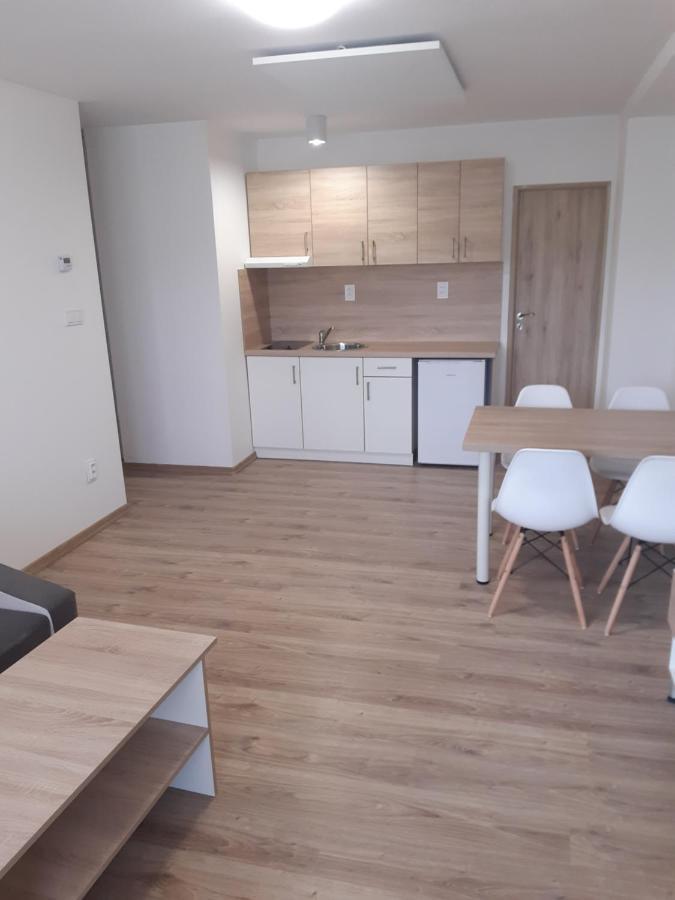 Hotel Felicia Kaluža エクステリア 写真