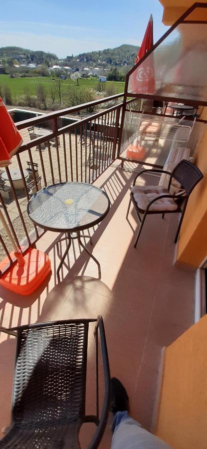 Hotel Felicia Kaluža エクステリア 写真