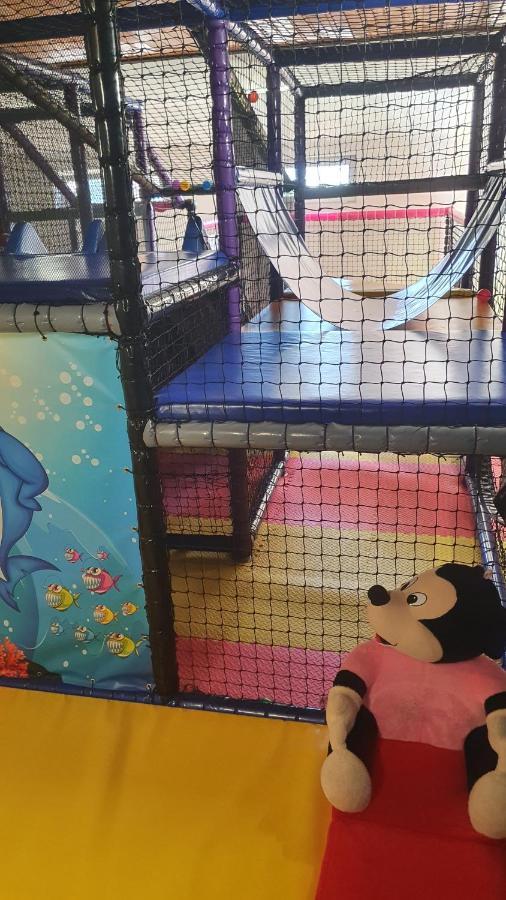 Hotel Felicia Kaluža エクステリア 写真
