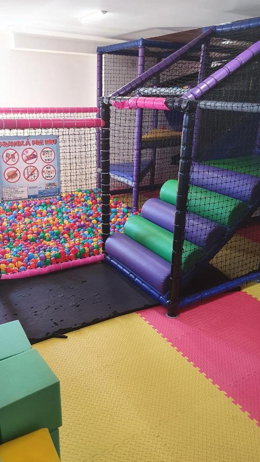 Hotel Felicia Kaluža エクステリア 写真