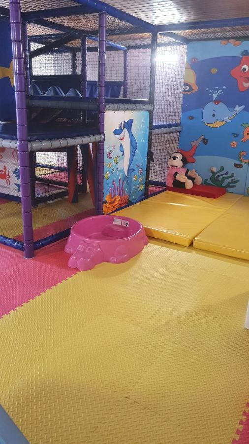 Hotel Felicia Kaluža エクステリア 写真