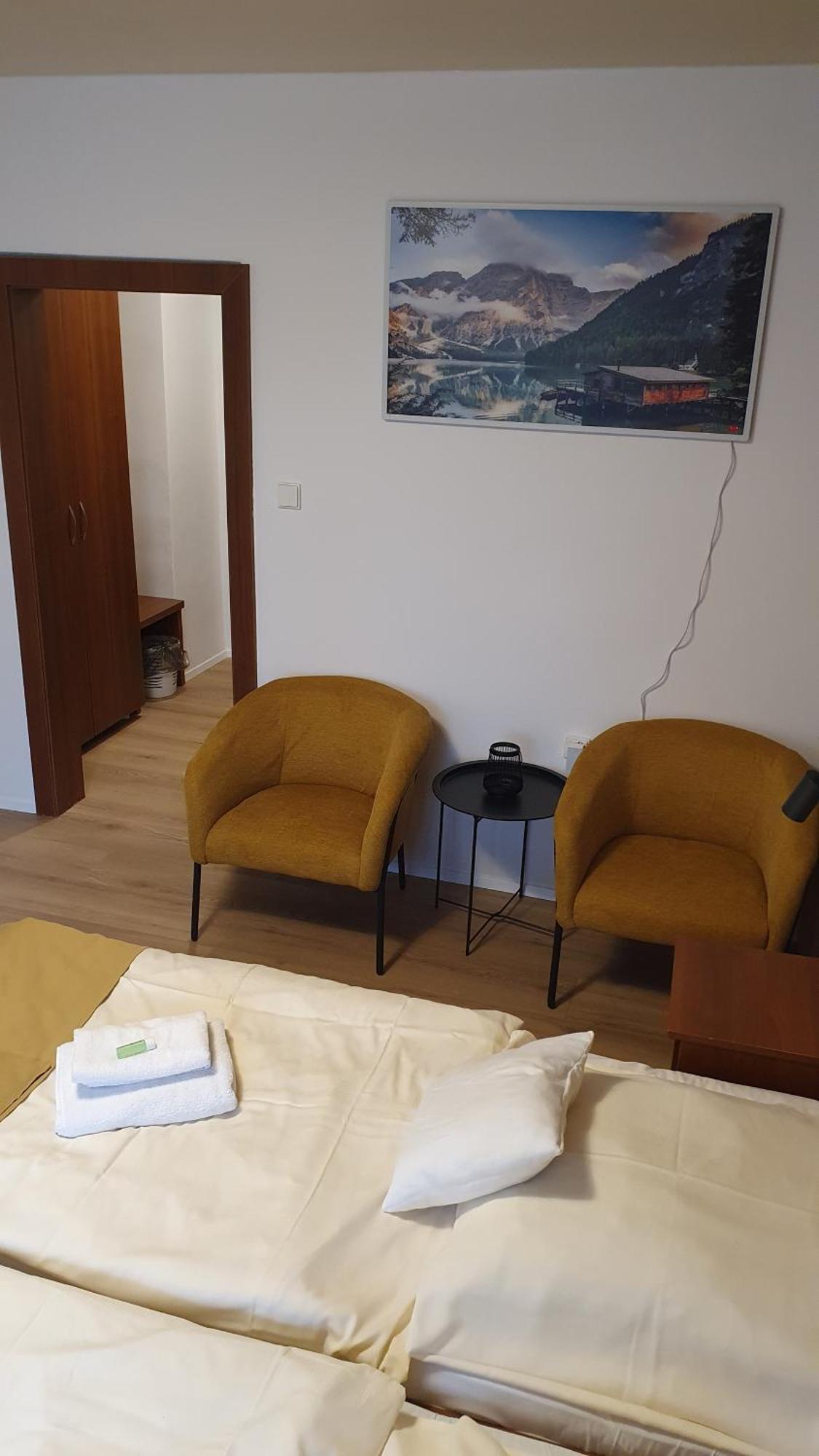 Hotel Felicia Kaluža エクステリア 写真