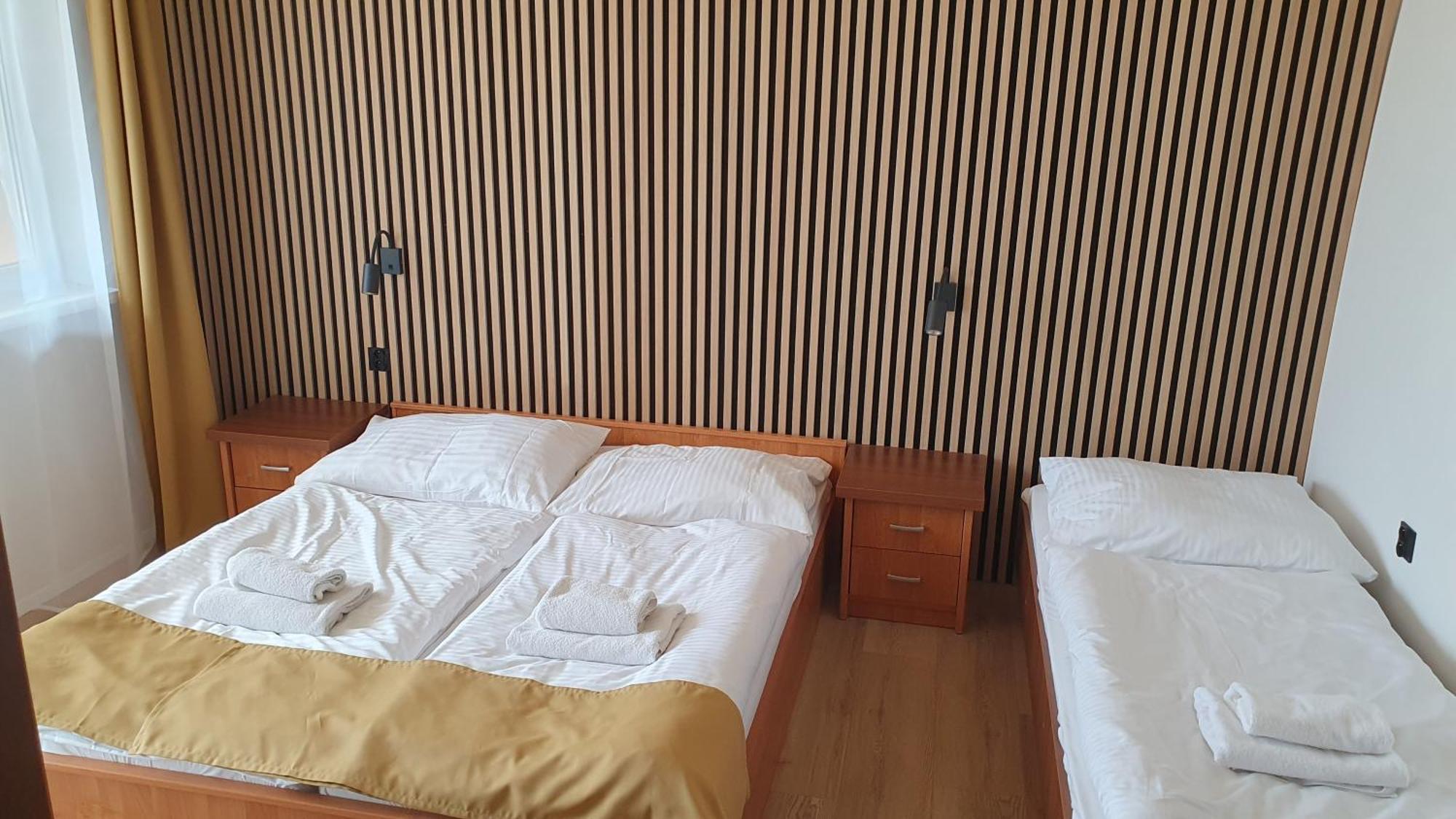 Hotel Felicia Kaluža エクステリア 写真