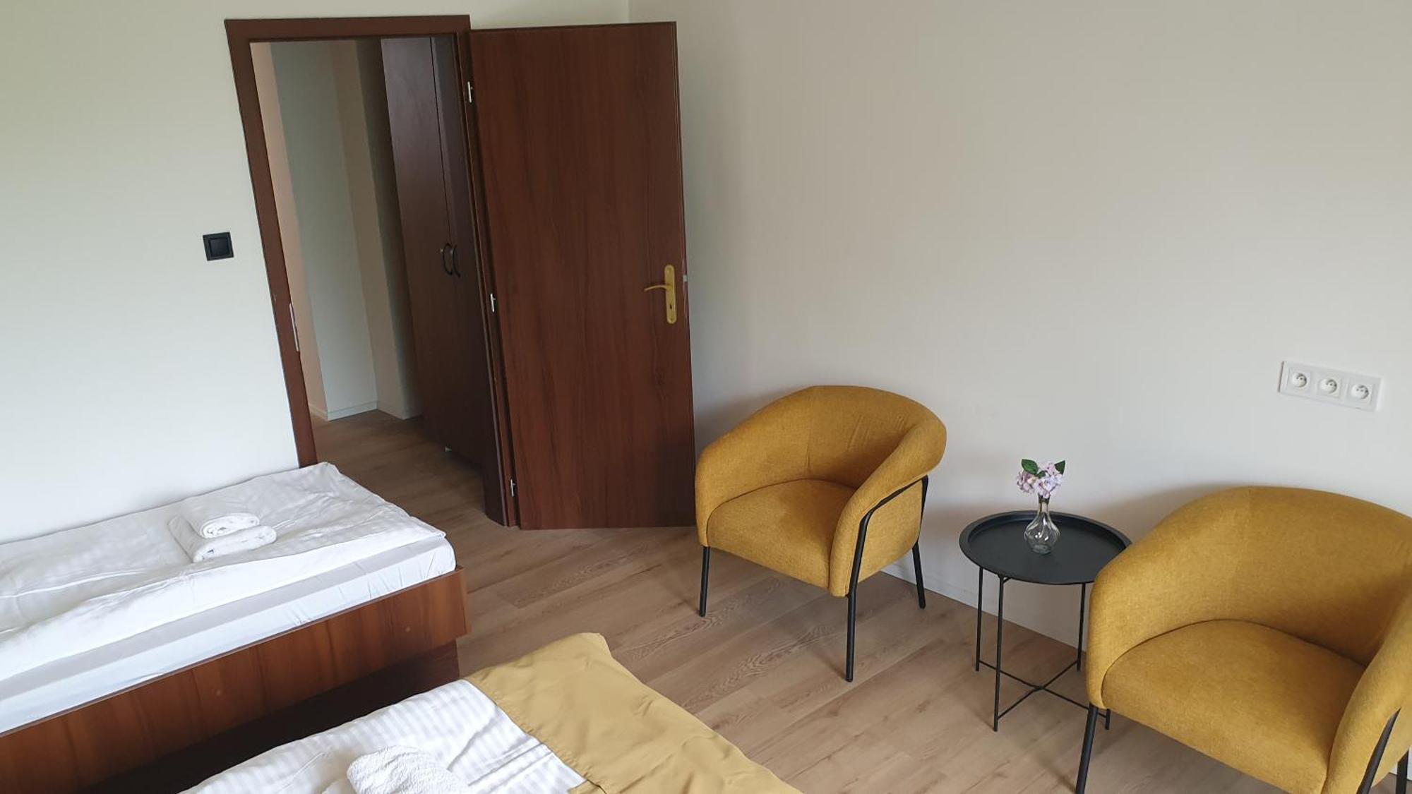Hotel Felicia Kaluža エクステリア 写真