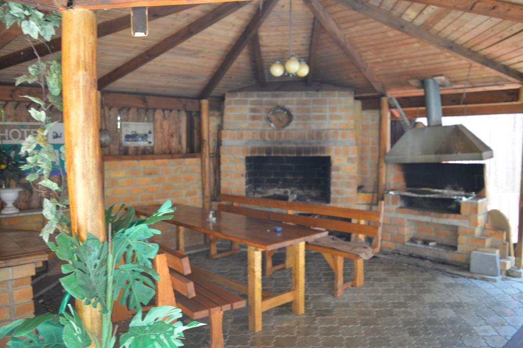 Hotel Felicia Kaluža エクステリア 写真
